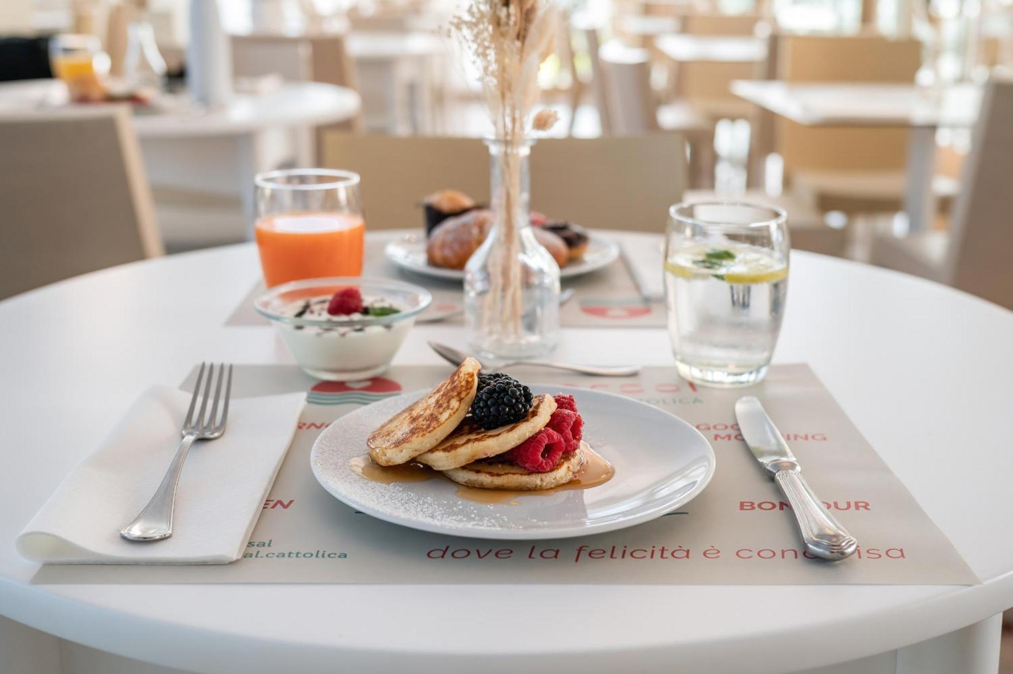 Hotel Universal Cattolica Ngoại thất bức ảnh