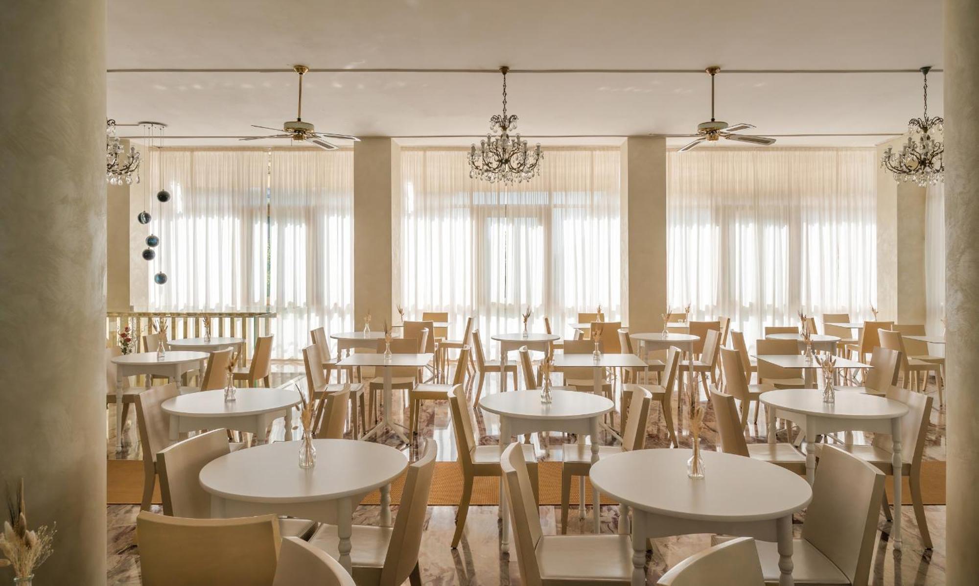 Hotel Universal Cattolica Ngoại thất bức ảnh