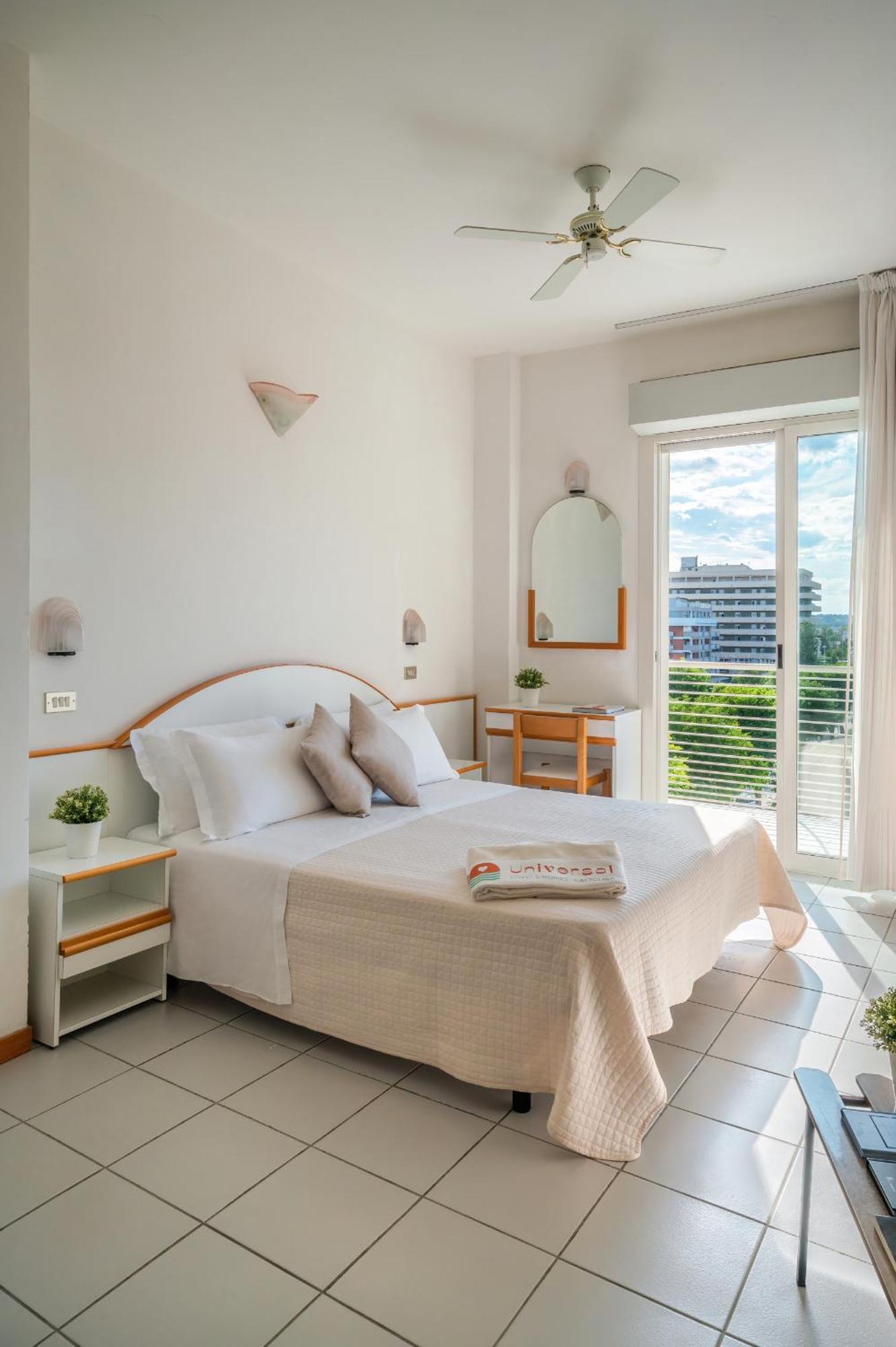 Hotel Universal Cattolica Ngoại thất bức ảnh