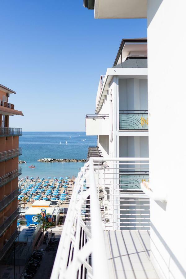 Hotel Universal Cattolica Ngoại thất bức ảnh